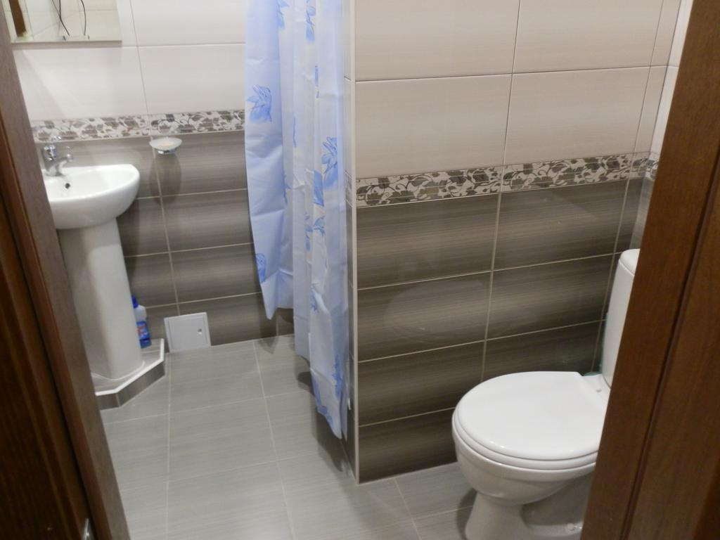 Apartment On Mykoly Ovodova Street Vinnicja Kültér fotó